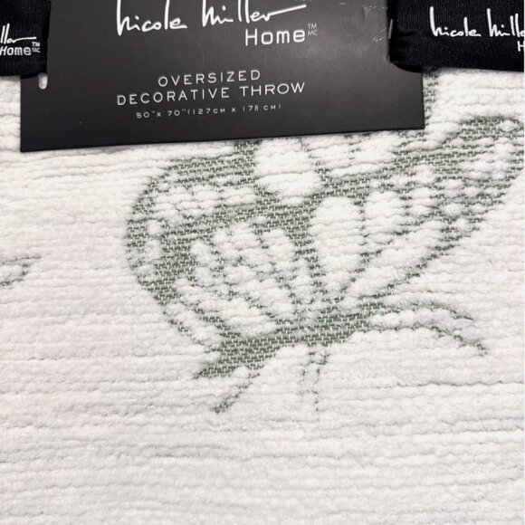 Nicole Miller Green Butterfly Chenille Throw Blanket Oversized Ivory Tassels NEW - Picture 4 of 6